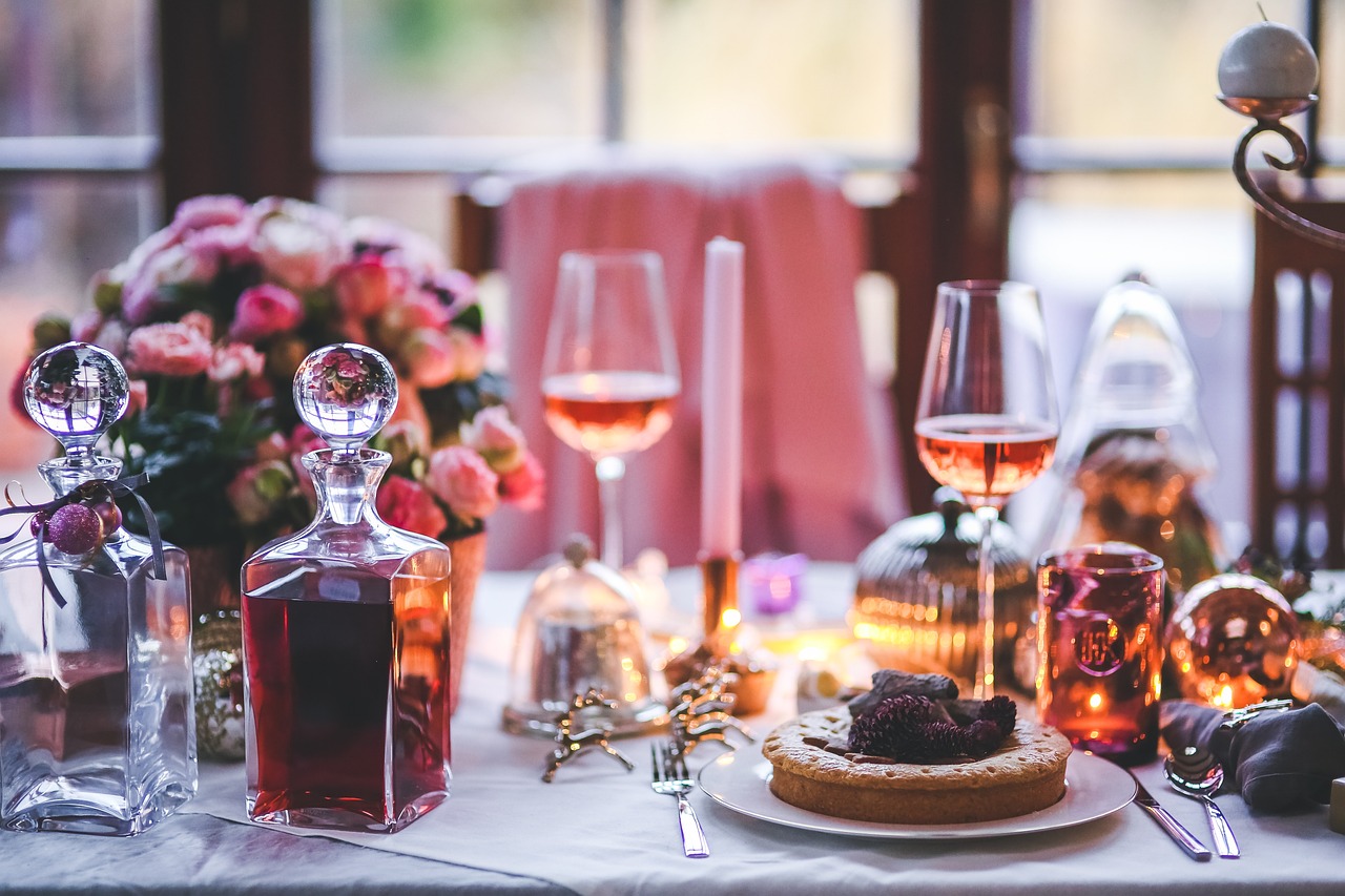 L'œnotourisme : un levier économique majeur pour les vignerons indépendants du Jura 2 découvrez le tourisme vinicole : explorez des vignobles pittoresques, dégustez des vins raffinés et plongez dans l'univers fascinant des terroirs français. une expérience inoubliable pour les passionnés de vin et les amateurs de nature.